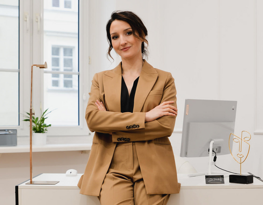 Dr n. med Agnes Frankel w nikaLIVE'ie opowiada o witaminie D w kontekście anti-ageing