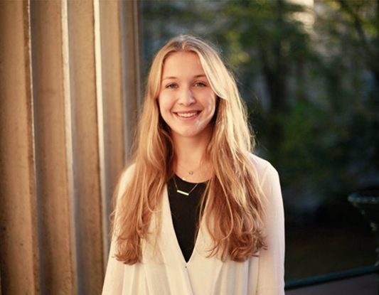 Maria Godlewska w rozmowie z nikalab opowiada, czym jest dla niej luksus