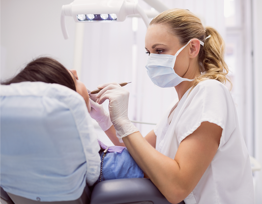 Zamiast znieczulenia u dentysty poproś o …hipnozę!