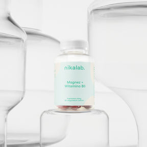 Suplement diety nikalab – Magnez + Witamina B6 – 60 wegańskich żelków w biodegradowalnym słoiczku z jasną etykietą.