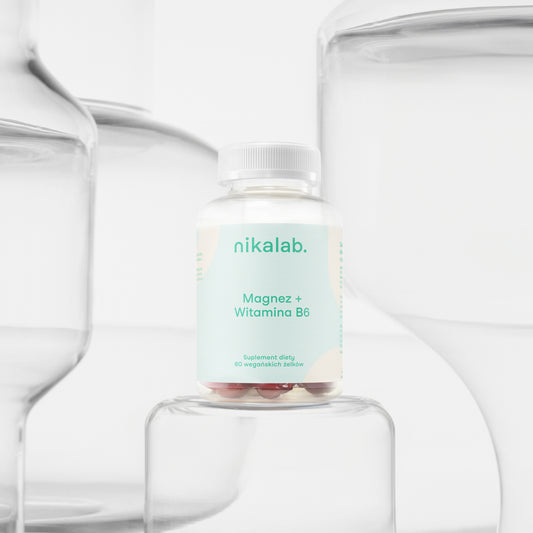 Suplement diety nikalab – Magnez + Witamina B6 – 60 wegańskich żelków w biodegradowalnym słoiczku z jasną etykietą.