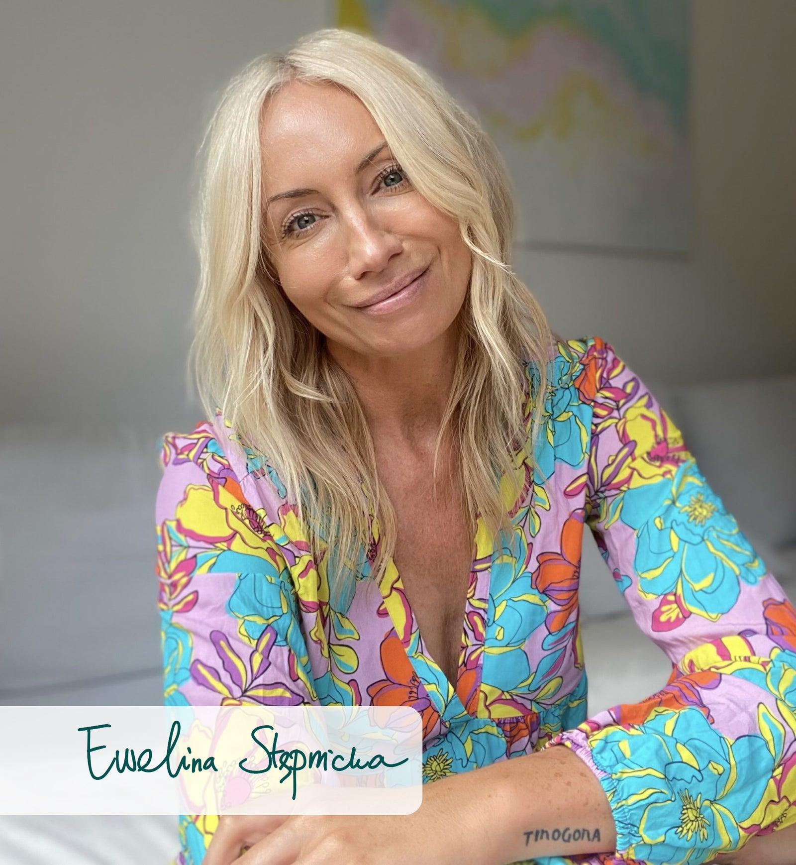 Ewelina Stępnicka – ekspertka holistycznego podejścia do zdrowia, na zdjęciu promującym współpracę z nikalab.