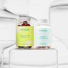 Zestaw dwóch suplementów diety nikalab: Baza na co dzień dla dzieci 3+ lat (90 wegańskich żelków) i Magnez + Witamina B6 (60 wegańskich żelków) – oba w biodegradowalnych słoiczkach.